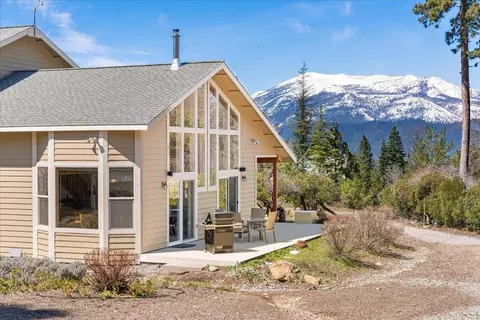 Exterior - 332 Alpine Dr, Mount Shasta, CA 96067 photo 2 of 8