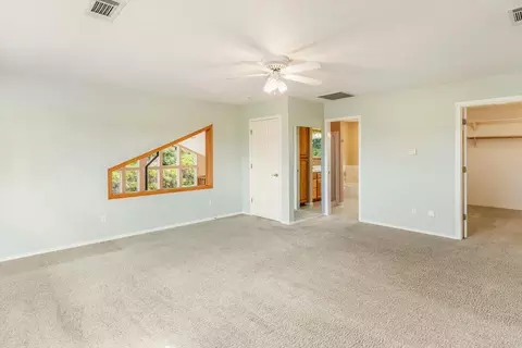 Bedroom - 332 Alpine Dr, Mount Shasta, CA 96067 photo 1 of 4
