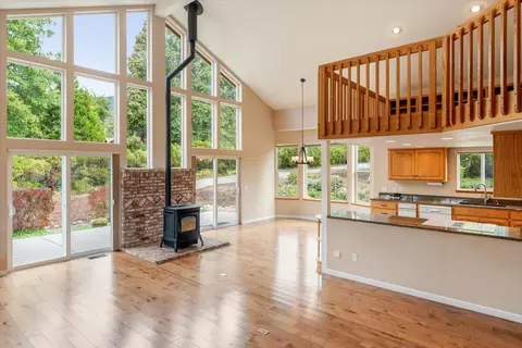 Living - 332 Alpine Dr, Mount Shasta, CA 96067 photo 1 of 5