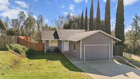 3963 Coeur D Alene Ave, Shasta Lake, CA 96019