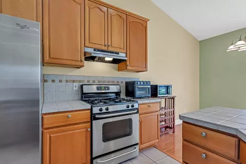 Kitchen - 370 River Park Dr, Redding, CA 96003 photo 3 of 4