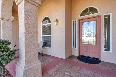 Entry Way - 370 River Park Dr, Redding, CA 96003 photo 1 of 2
