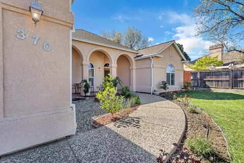 Exterior - 370 River Park Dr, Redding, CA 96003 photo 11 of 11