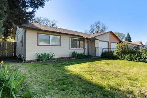 3524 Gardenia St, Anderson, CA 96007