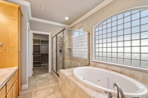 Bath - 2134 Cadjew St, Redding, CA 96003 photo 1 of 3