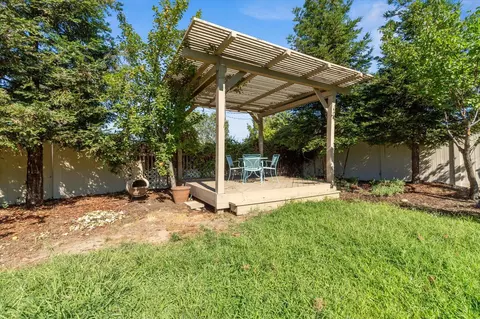 Exterior - 2134 Cadjew St, Redding, CA 96003 photo 5 of 9