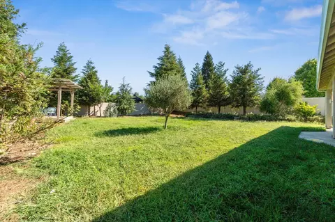 Exterior - 2134 Cadjew St, Redding, CA 96003 photo 6 of 9