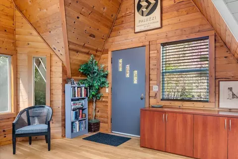 Entry Way - 1289 Arizona St, Redding, CA 96002 photo 1 of 1