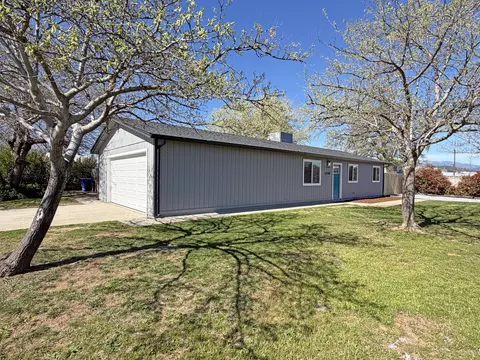 Exterior - 4288 Bradley Dr, Redding, CA 96003 photo 3 of 5