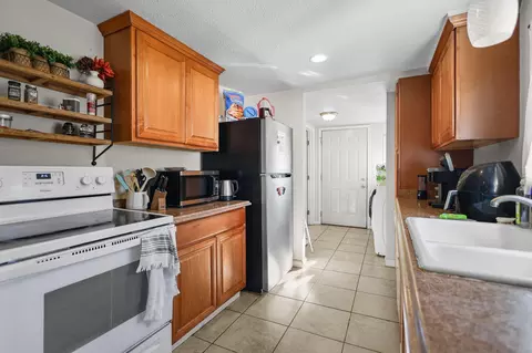 1831 Eugenia Ave, Redding, CA 96001 photo 5