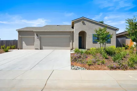 3817 Thea Dr, Redding, CA 96001