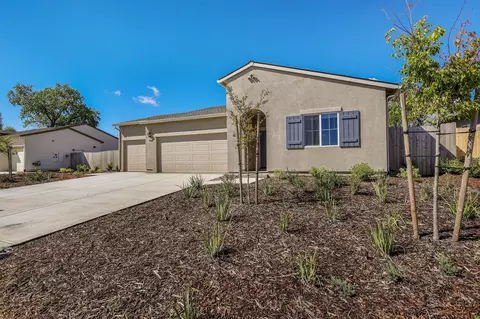 Exterior - 3817 Thea Dr, Redding, CA 96001 photo 4 of 4