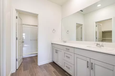 Entry Way - 3817 Thea Dr, Redding, CA 96001 photo 1 of 1