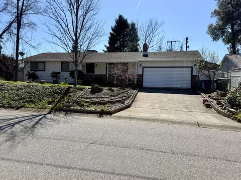 737 Estate St, Redding, CA 96002