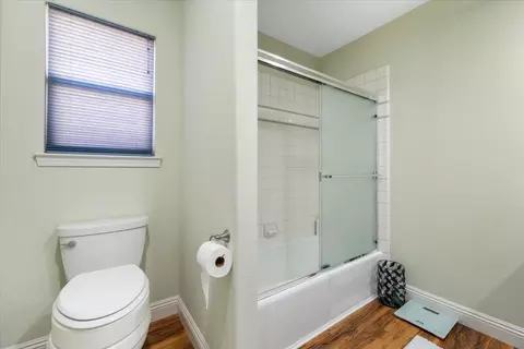 Bath - 2995 Howard Dr, Redding, CA 96001 photo 3 of 5