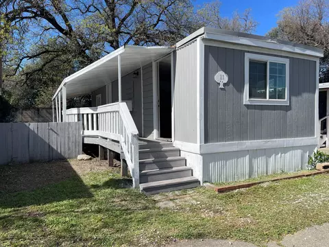 2237 Jewell Ln, Redding, CA 96001