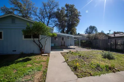 Exterior - 2100 Deerfield Ave, Redding, CA 96002 photo 21 of 22