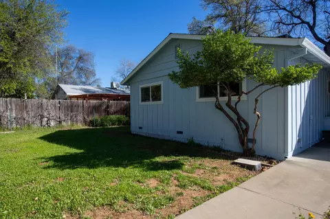 Exterior - 2100 Deerfield Ave, Redding, CA 96002 photo 13 of 22