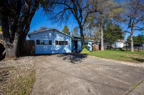 Exterior - 2100 Deerfield Ave, Redding, CA 96002 photo 4 of 22