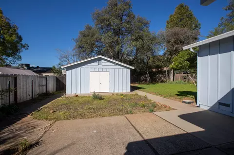 Exterior - 2100 Deerfield Ave, Redding, CA 96002 photo 9 of 22