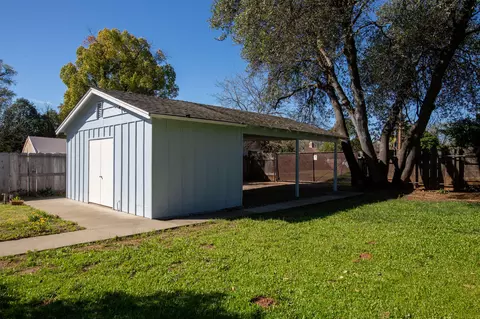 Exterior - 2100 Deerfield Ave, Redding, CA 96002 photo 15 of 22