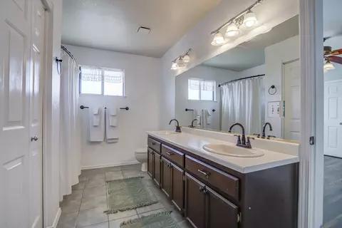 Bath - 11326 Puffin Way, Redding, CA 96003 photo 2 of 2