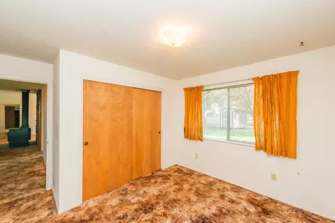 Bedroom - 376 Mountain View Dr, Lewiston, CA 96052 photo 3 of 4