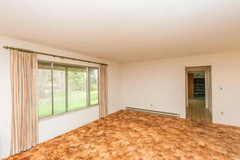 Living - 376 Mountain View Dr, Lewiston, CA 96052 photo 5 of 10