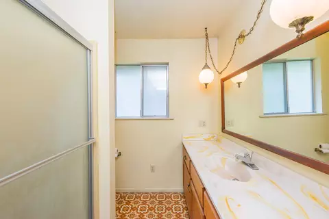 Bath - 376 Mountain View Dr, Lewiston, CA 96052 photo 1 of 3