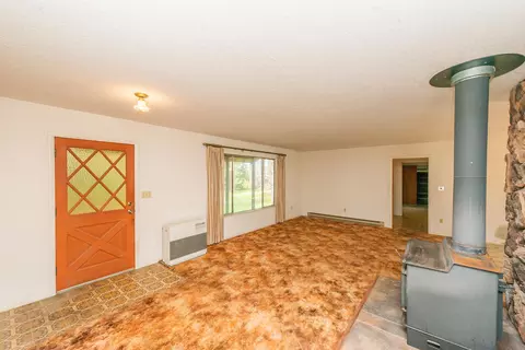 Living - 376 Mountain View Dr, Lewiston, CA 96052 photo 6 of 10