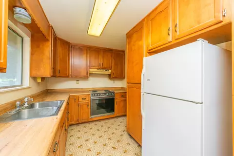 Kitchen - 376 Mountain View Dr, Lewiston, CA 96052 photo 2 of 3