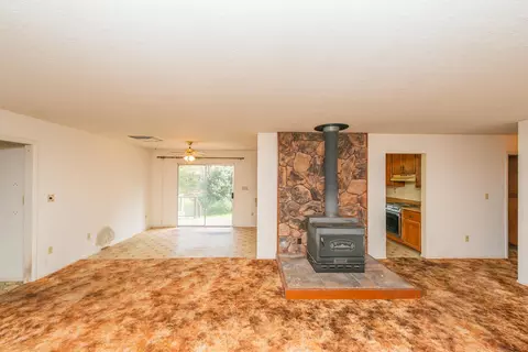 Living - 376 Mountain View Dr, Lewiston, CA 96052 photo 10 of 10