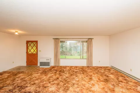 Living - 376 Mountain View Dr, Lewiston, CA 96052 photo 7 of 10
