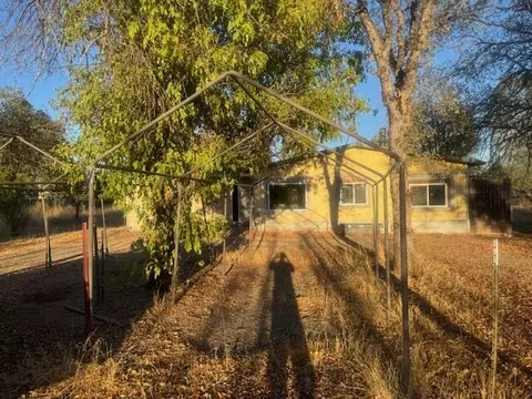 6513 Lulu Ln, Anderson, CA 96007