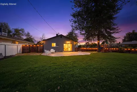 Exterior - 890 Parsons Dr, Redding, CA 96002 photo 4 of 20