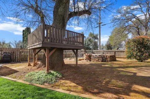 Exterior - 7036 Tucker Ln, Redding, CA 96002 photo 10 of 13
