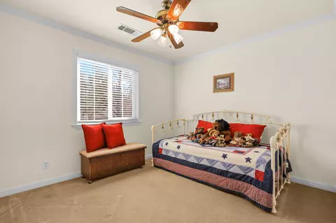 Bedroom - 7036 Tucker Ln, Redding, CA 96002 photo 3 of 6