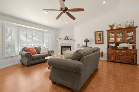 Living - 7036 Tucker Ln, Redding, CA 96002 photo 2 of 3