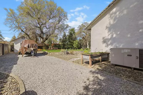 Exterior - 7036 Tucker Ln, Redding, CA 96002 photo 11 of 13