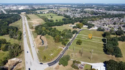 1501 La Neuville Rd #1-A, Lafayette, LA 70508