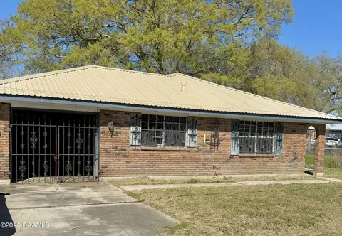 420 Maraist St, Saint Martinville, LA 70582