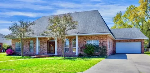 2018 La Belle Villa Rd, New Iberia, LA 70563