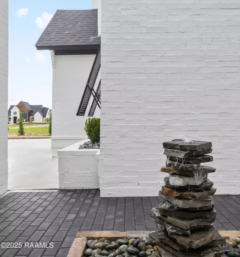 207 Sabal Bend Dr, Youngsville, LA 70592