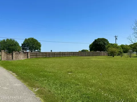 000 Bunker Dr, Saint Martinville, LA 70582