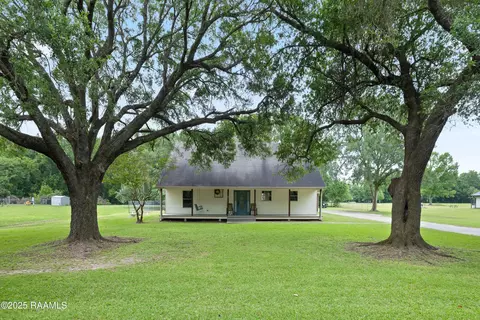 334 Meche Rd, Carencro, LA 70520