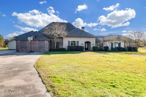 1319 W Gloria Switch Rd, Carencro, LA 70520