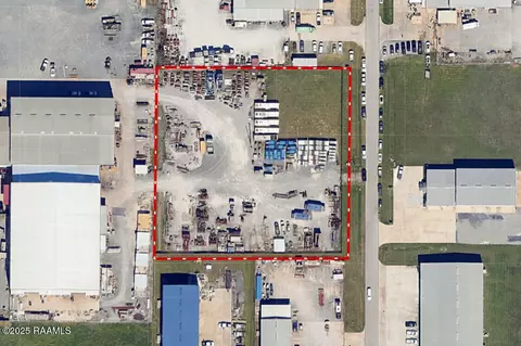 100 102 Carlton Rd, Broussard, LA 70518