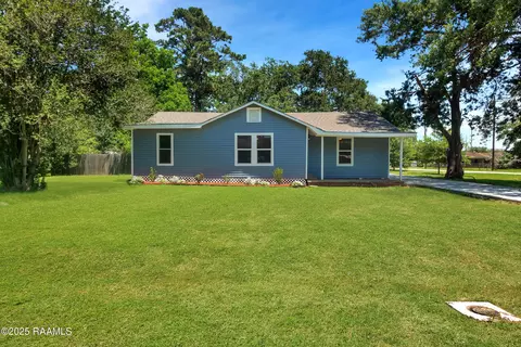 630 Ledoux St, Jennings, LA 70546