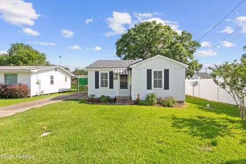 1617 Oscar St, Abbeville, LA 70510