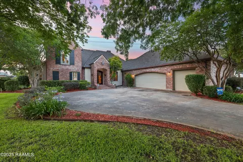 Exterior - 103 Masterspoint Dr, Broussard, LA 70518 photo 12 of 14